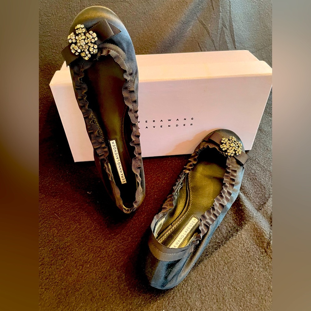 New!! Vera Wang Lavender black satin flats